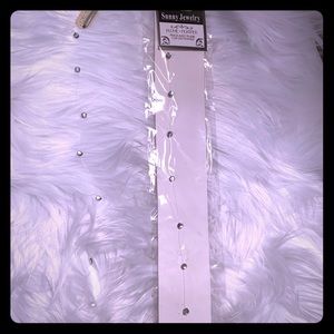 Crystal clip in extension